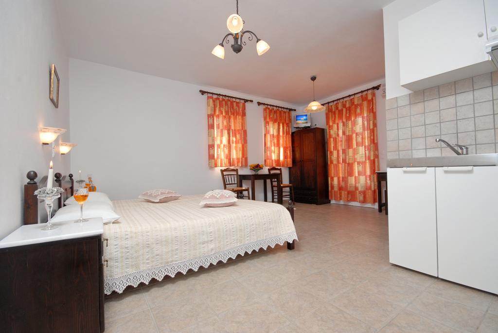 Sea Melody Studios Плака Экстерьер фото